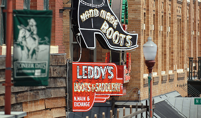 leddy's western wear