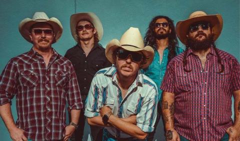Mike and the Moonpies 667x392